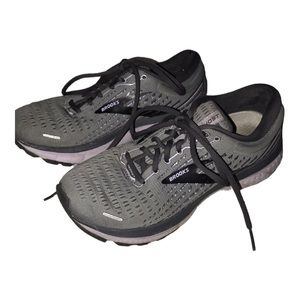 Brooks Ghost 13 Gray and Purple size 7.5